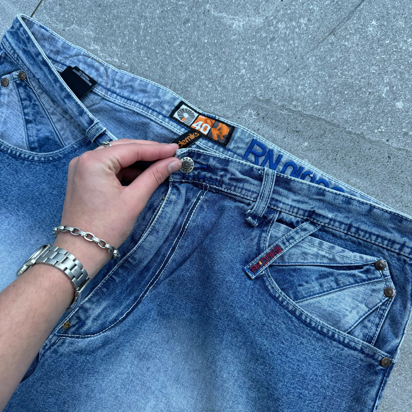 akademiks jeans - 40”