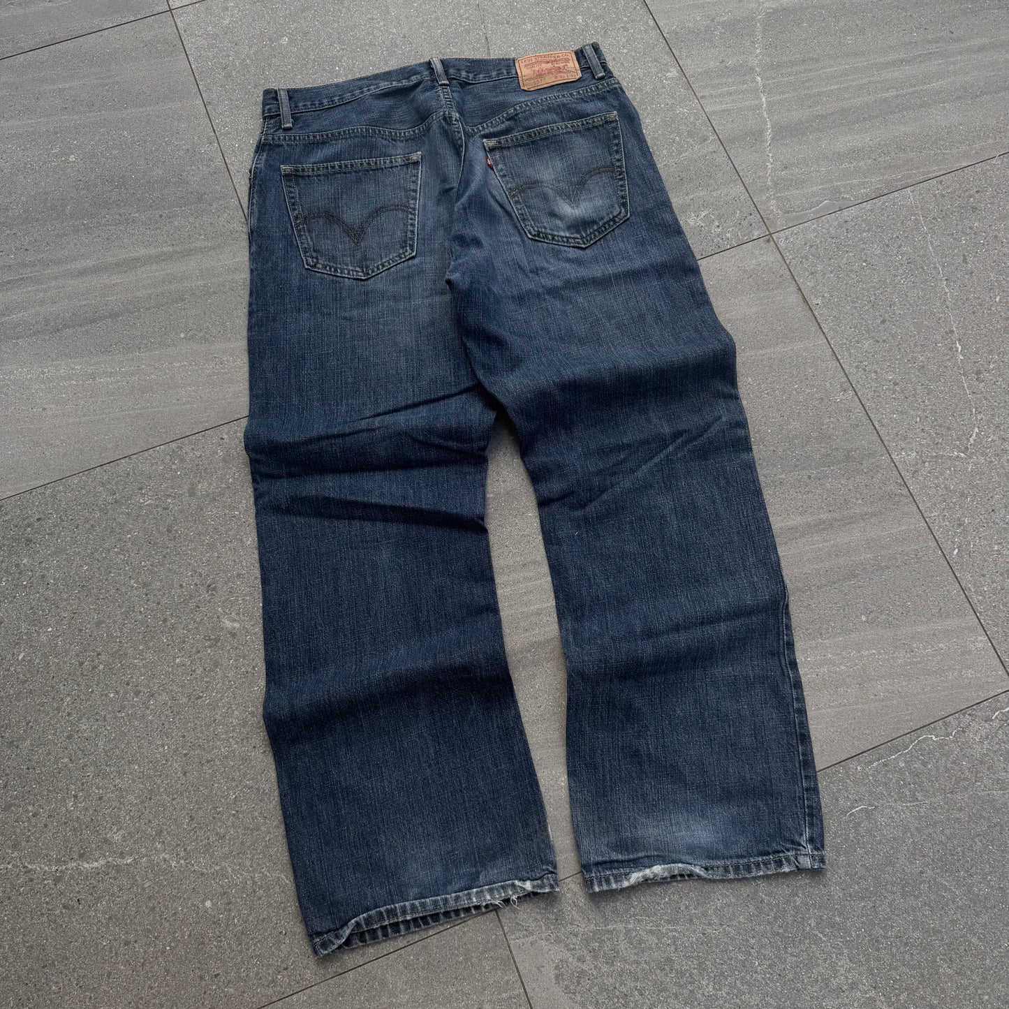 ong prolly the best pair ive dropped. 557 relaxed bootcuts with the BEST FADE. 36x32”