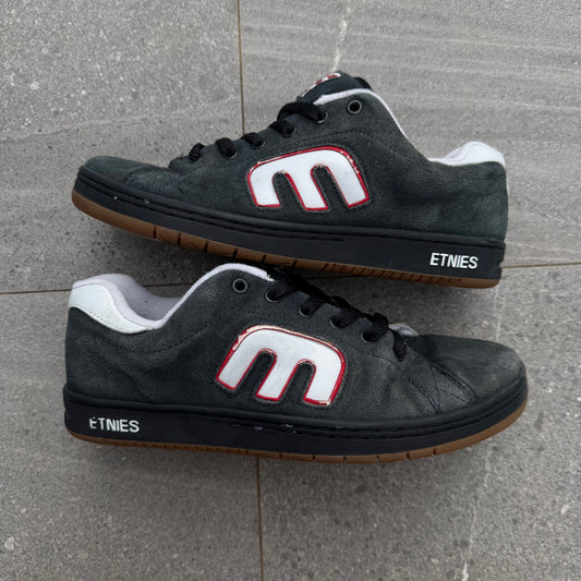 holy etnies - men’s US 11.5