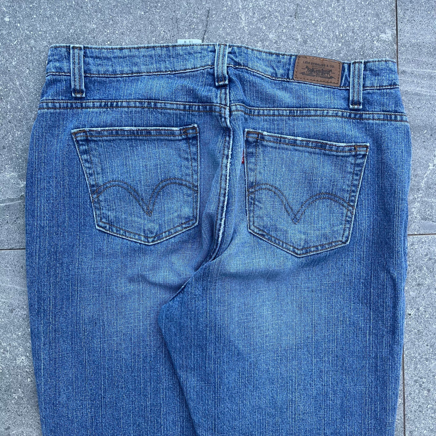 beauuuutiful levi 515 bootcuts - 36x32”