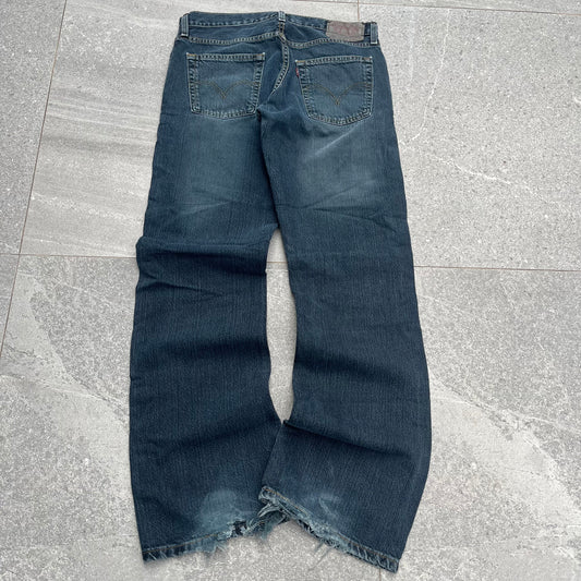 insane wash on these. levi 527 low bootcuts - 32x33”