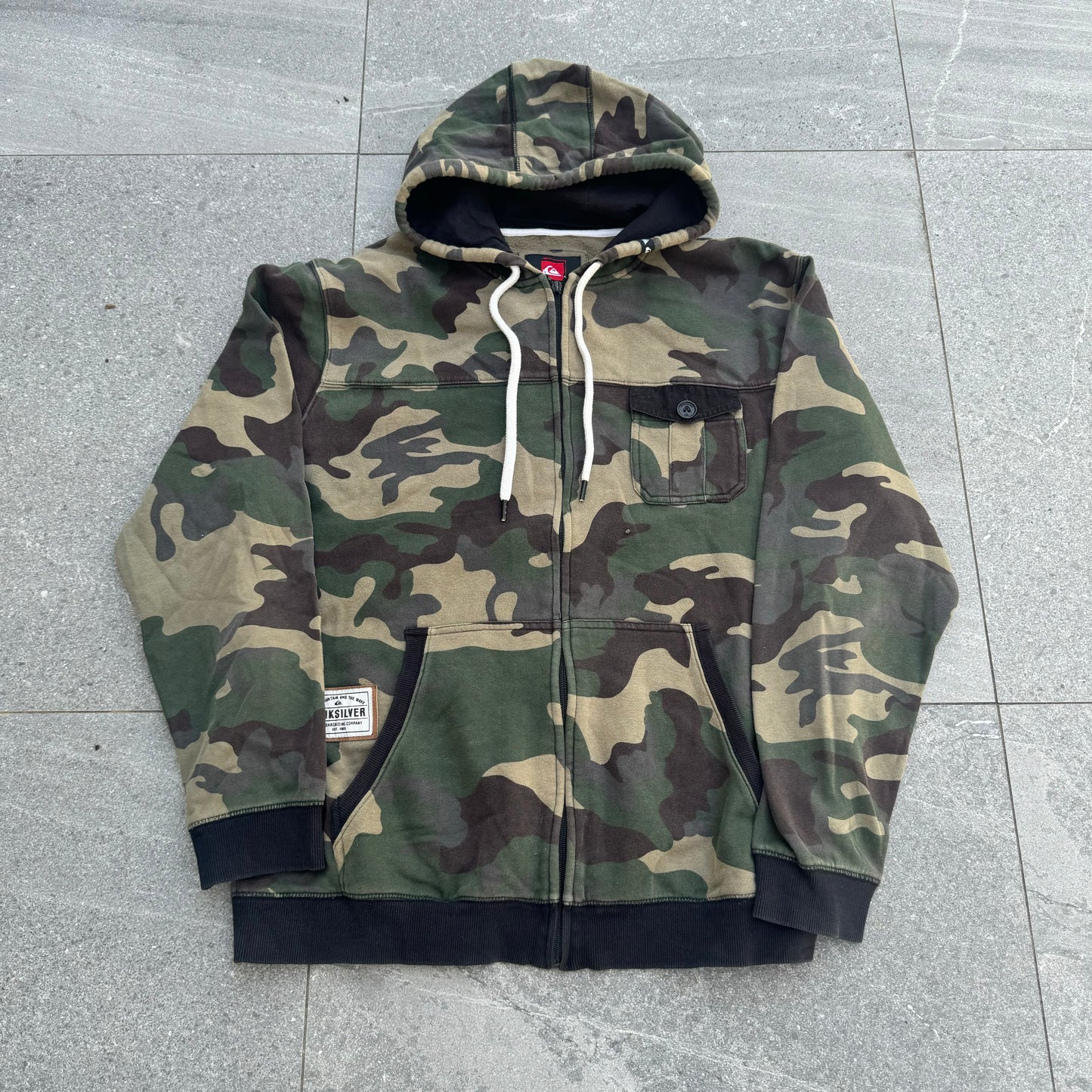 camo quiksilver hoodie - M/L