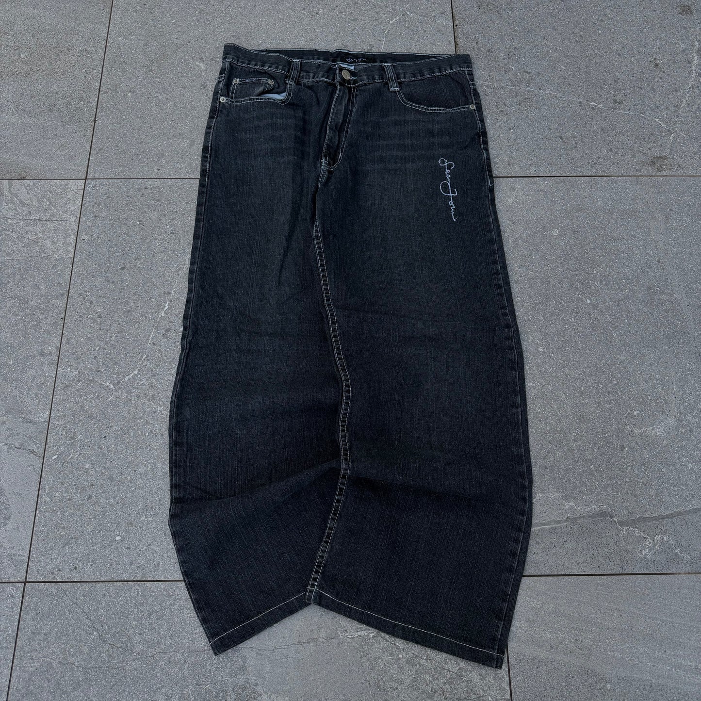 sean john pocket hit - 33x27”