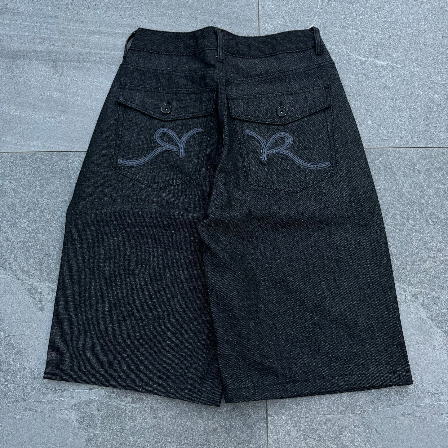 raw denim rocawear jorts - 31x13”