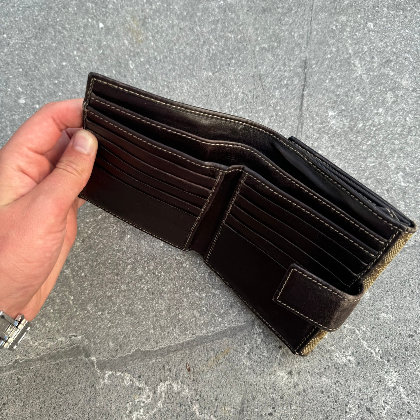 gucci trifold wallet