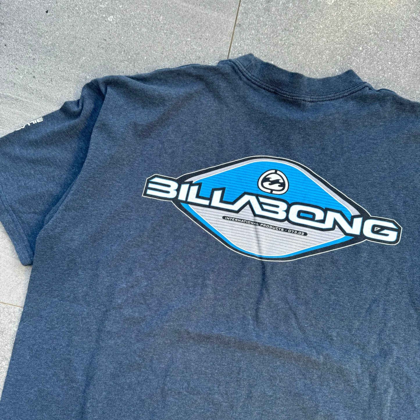 billabong tee - L
