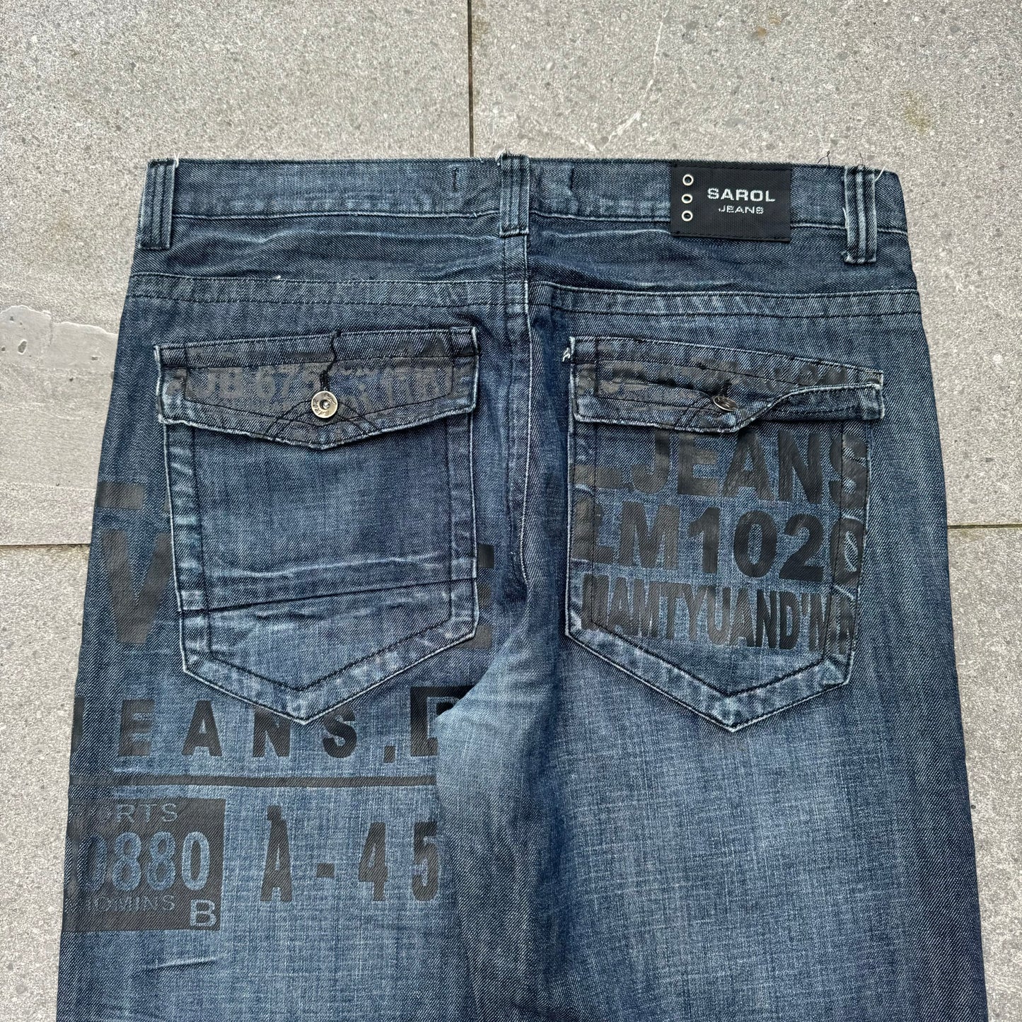 just woke up now i’m locking back in 38x33” raw denim