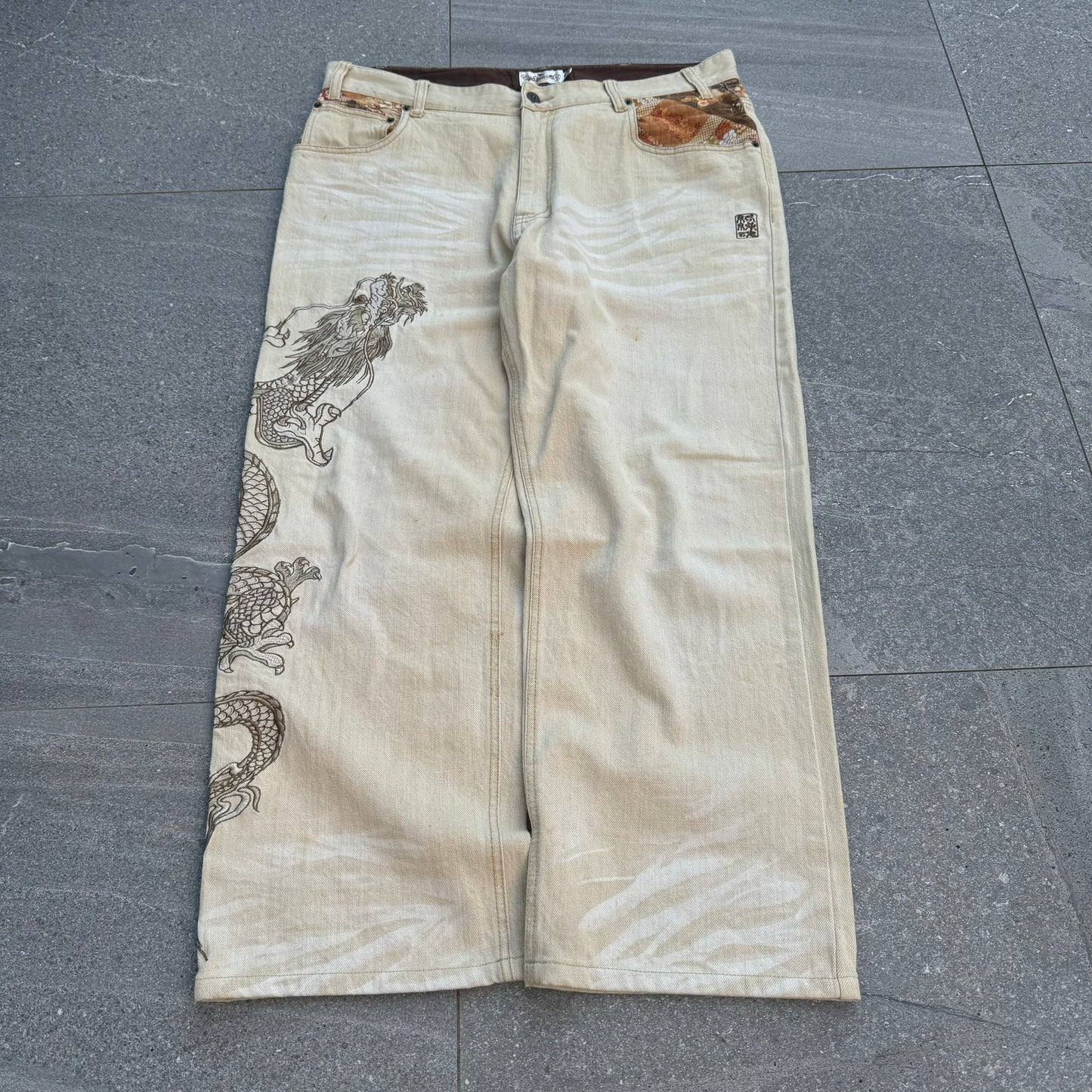 beige karakuri grails - 38x29”