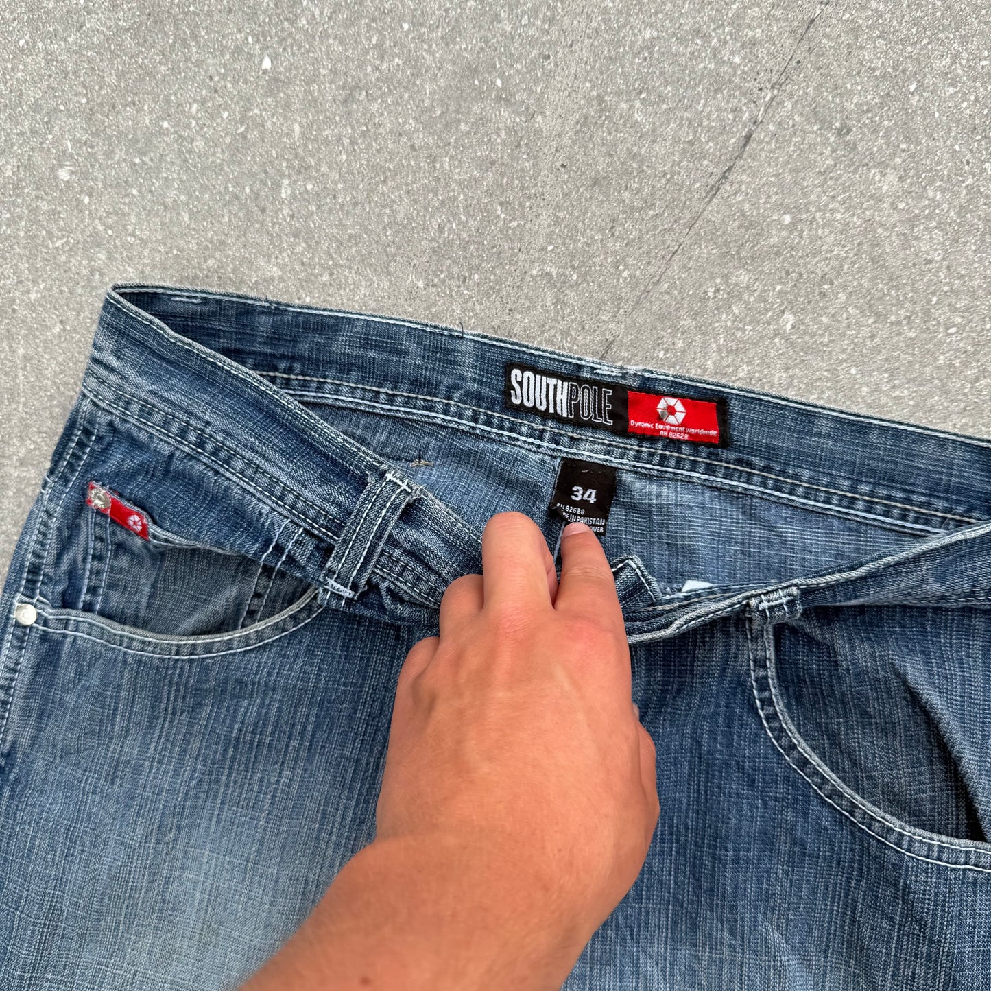 REEEEEED TABSSSSSS - 34x33”