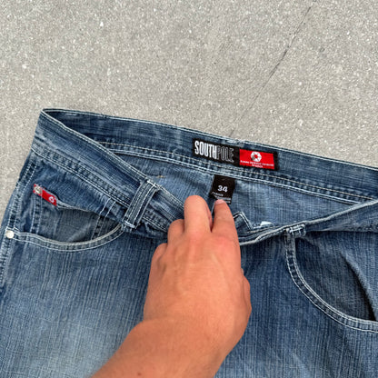 REEEEEED TABSSSSSS - 34x33”