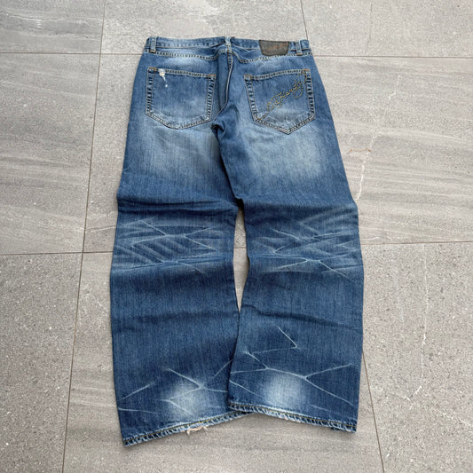 10/10 ed hardy bootcuts (i promise these r worth it) - 38x31”