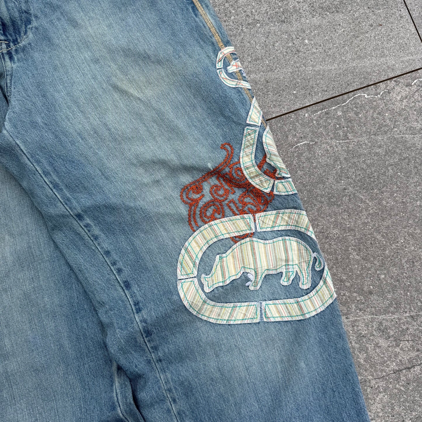 grail ecko side hits - 35x28” (41” outseam)