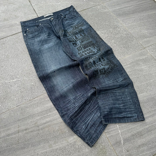 just woke up now i’m locking back in 38x33” raw denim