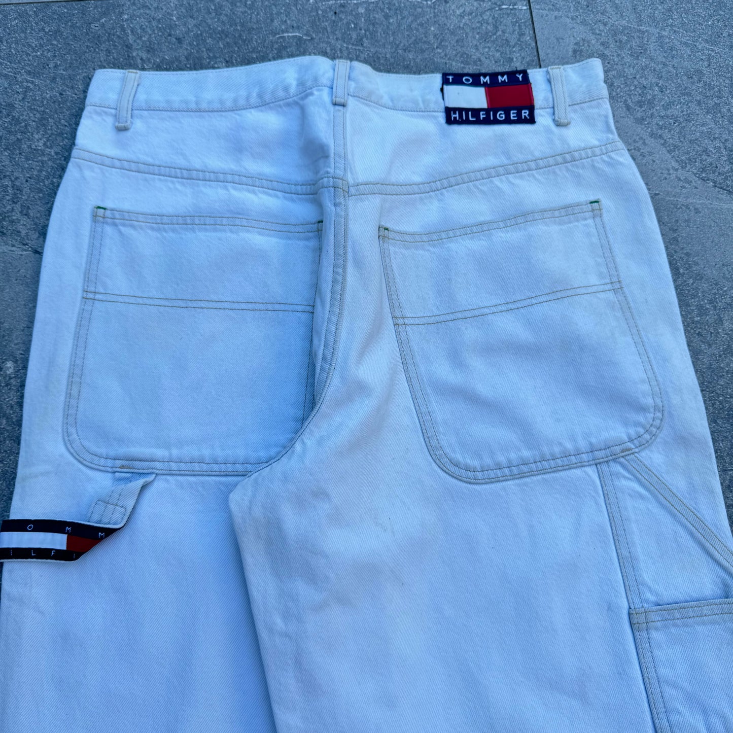 tommy jeans - 36x33”