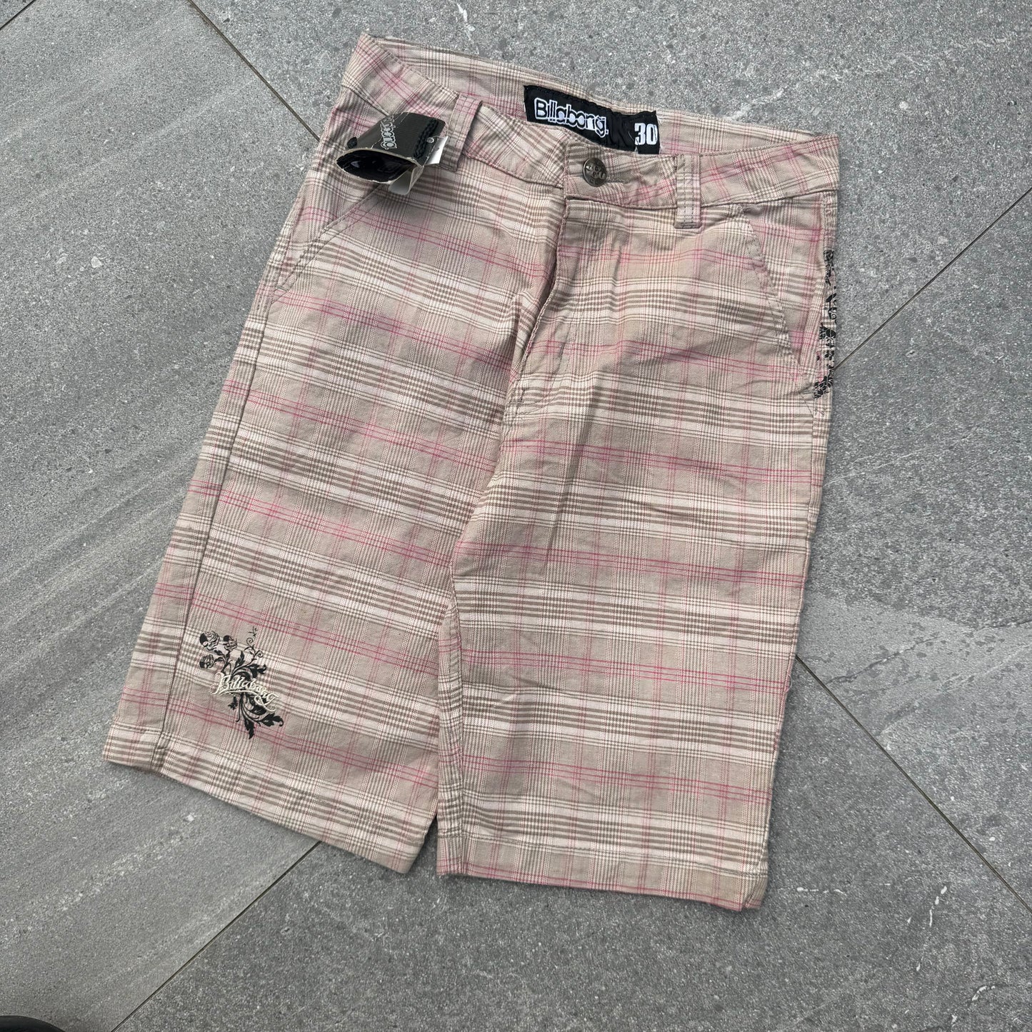 deadstock 2000s billabong plaids - 30”