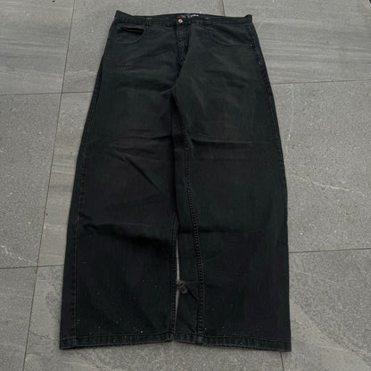 fattest black southpoles - 42x32”