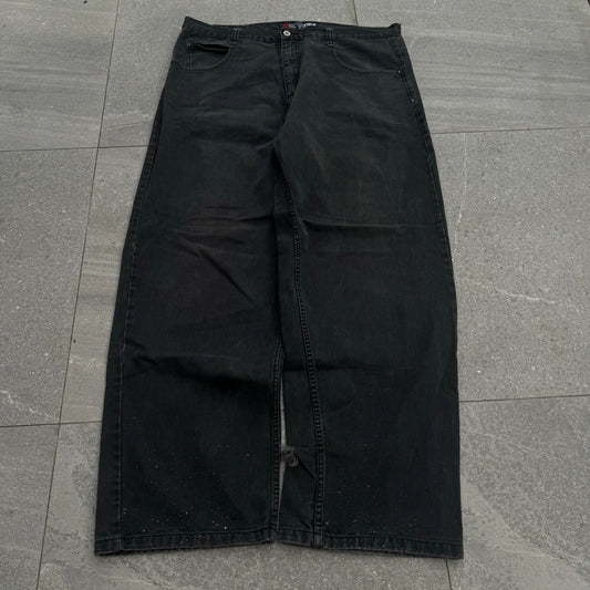 fattest black southpoles - 42x32”