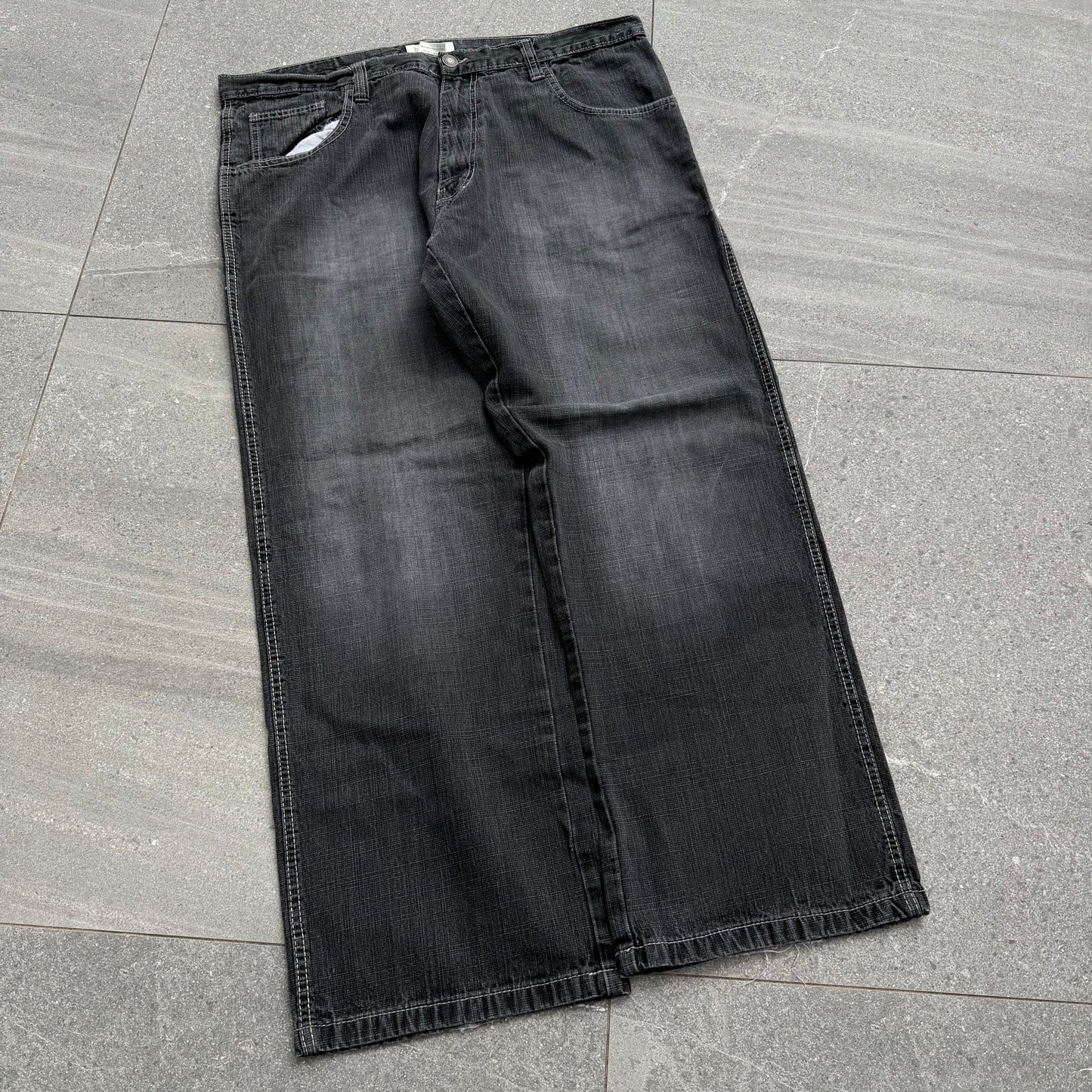 dodeca southpoles - 40x32”