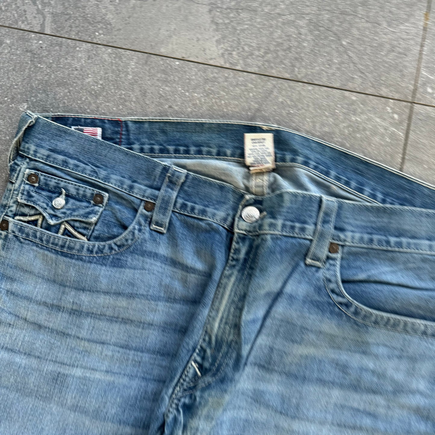 huge ass trueys - 44x35”