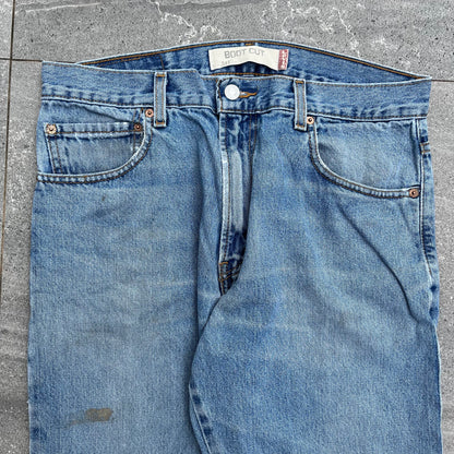 these are soo gooooooooooooood 😫😫😫 levi 517 bootcuts - 32x30”