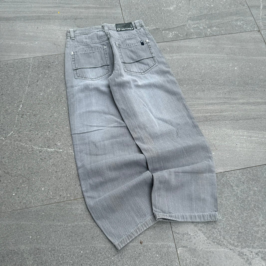 bae size southpoles - 28x28”