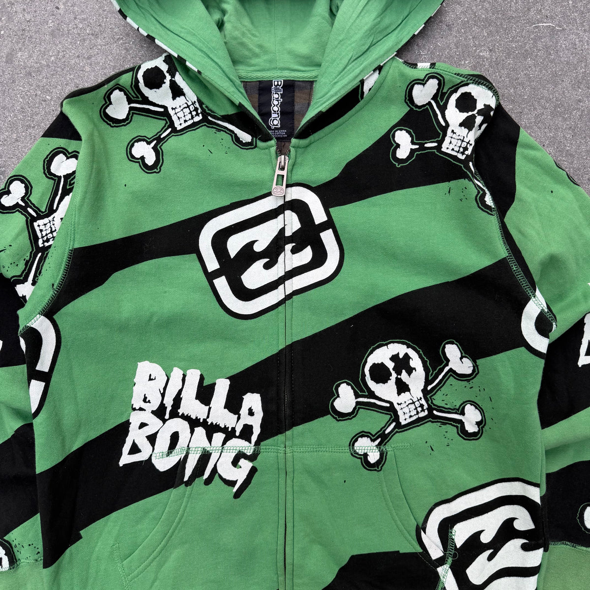 yep goated billabong skull zip - S