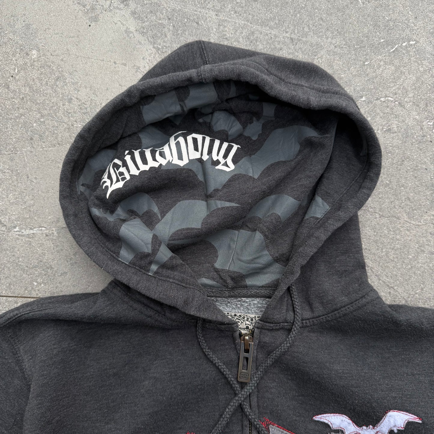 batman wish his suits were nearly as hard as this billabong bat hoodie 🦇 size M
