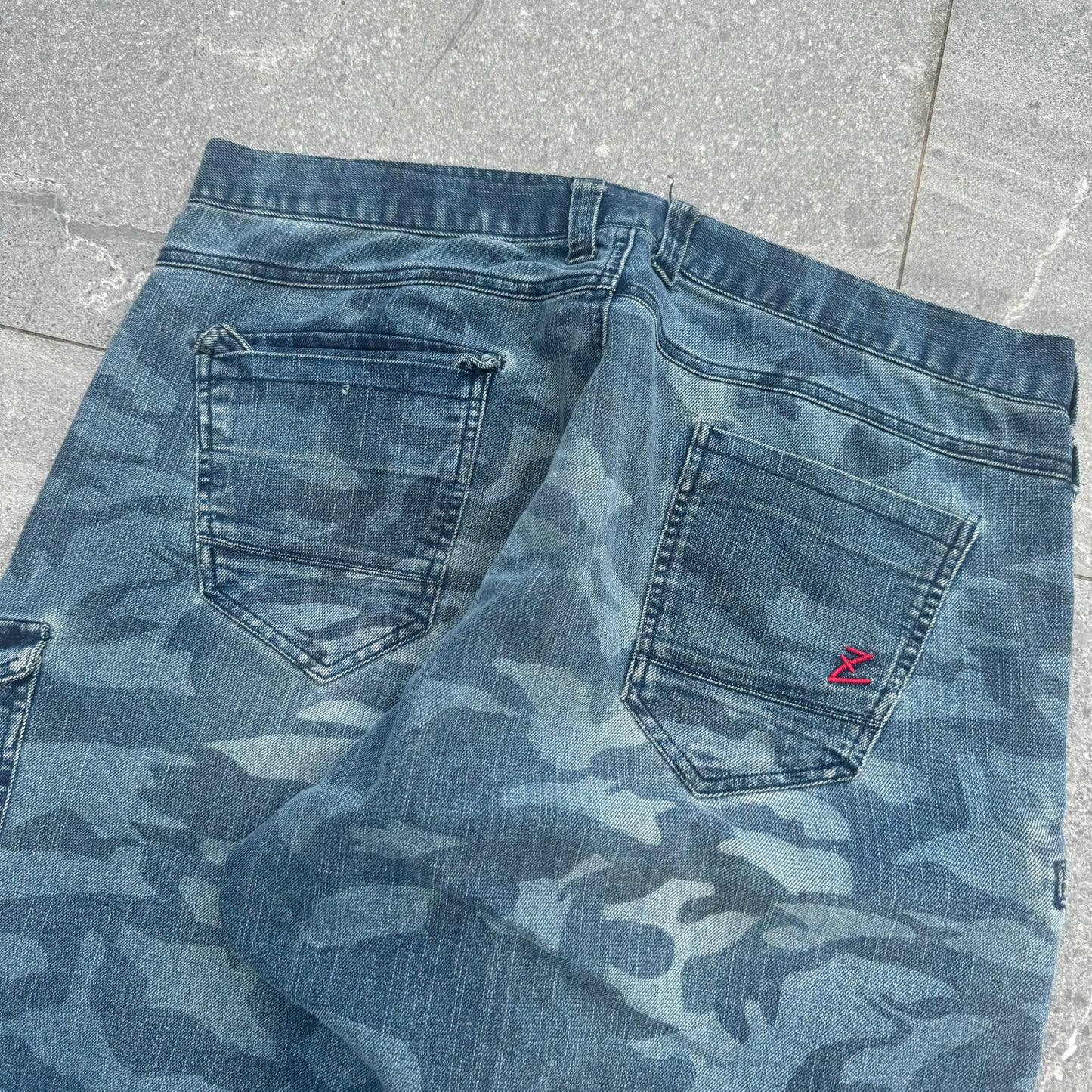 camo baggggies - 38x33”