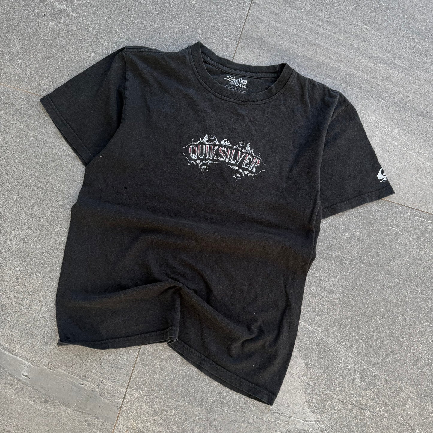 quiksilver tee - M
