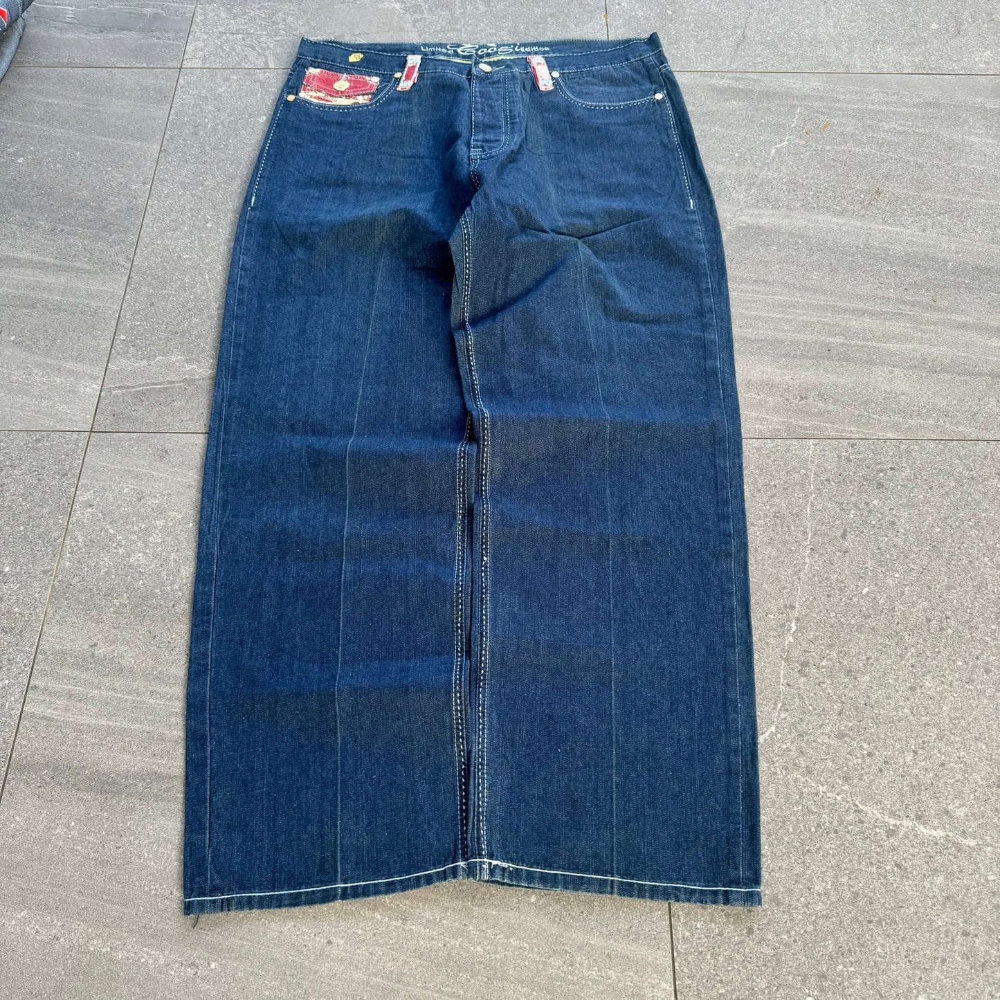 coogi jeans - 40x33”