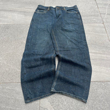 dark wash eckos - 32x30”