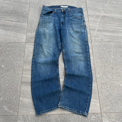 just a great everyday tidy pair of lee bootcuts - 32x32”