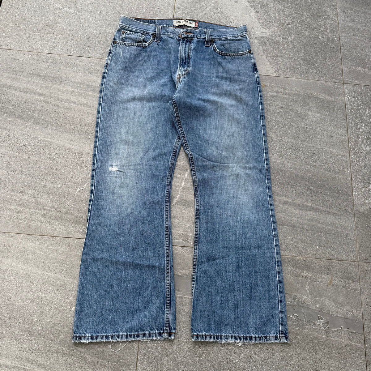 levi’s 527 bootcuts rlly the best shit ever. 36x30”