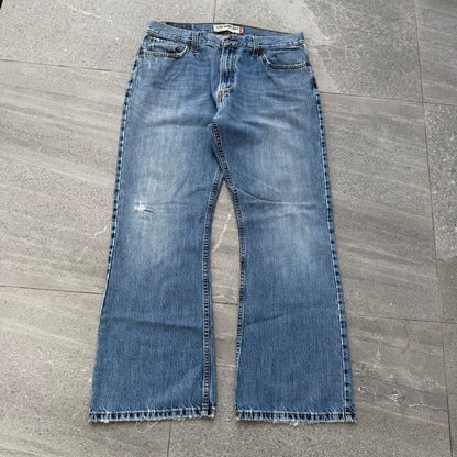 levi’s 527 bootcuts rlly the best shit ever. 36x30”