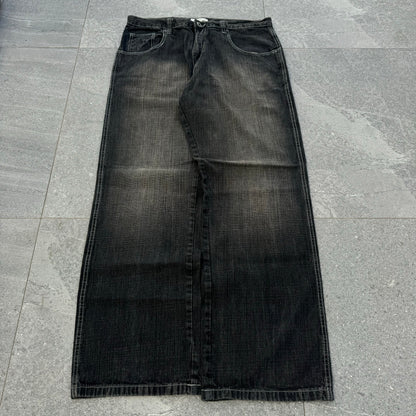 dodeca southpole sand fades - 38x32”