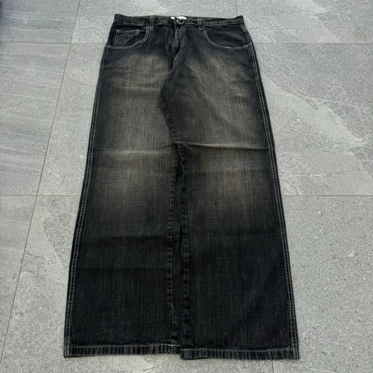 dodeca southpole sand fades - 38x32”
