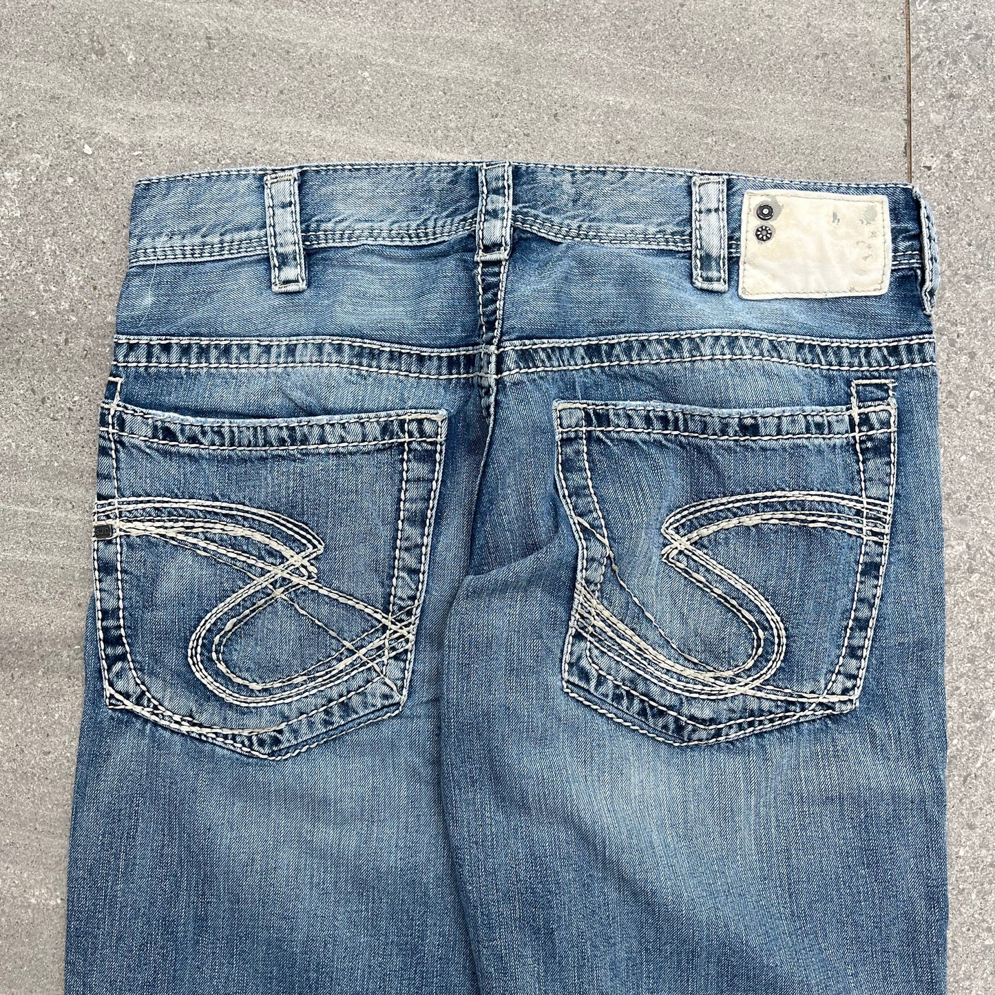 most underrated jean brand everrrrr…. silver bootcuts - 34x32”