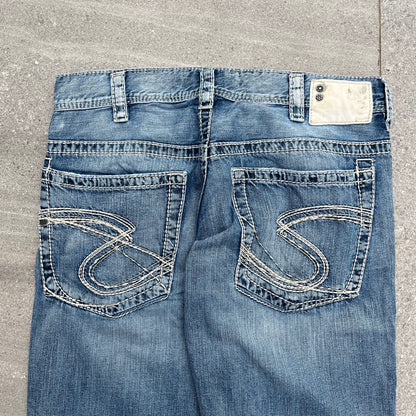 most underrated jean brand everrrrr…. silver bootcuts - 34x32”