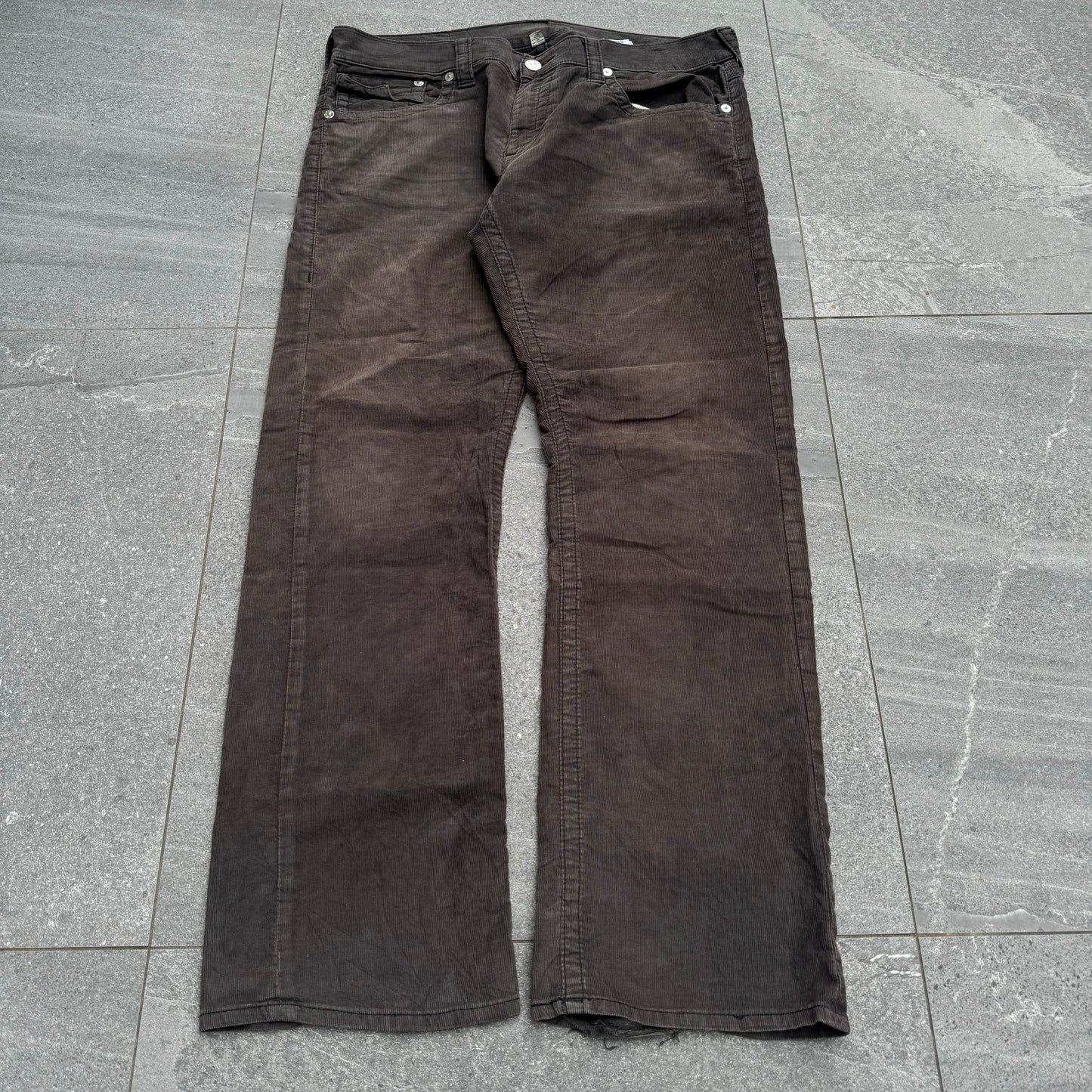 corduroy 🤠 truey bootcuts - 40x33”