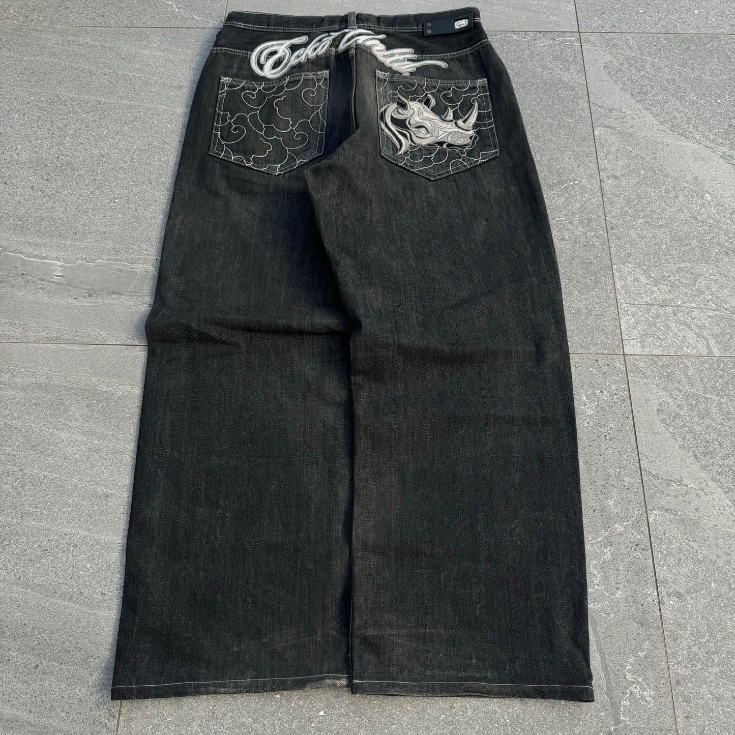hard ecko embroidered jeans - 36x29”