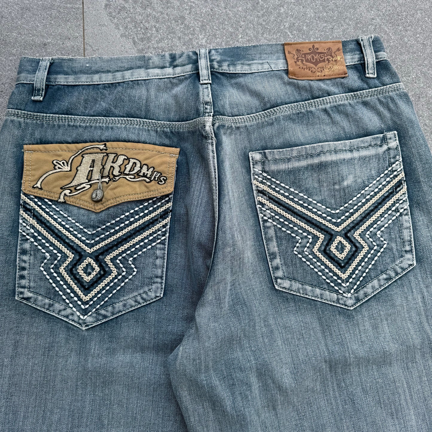 akademiks jorts - 40”