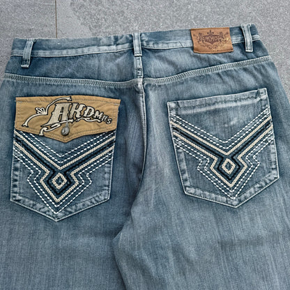 akademiks jorts - 40”