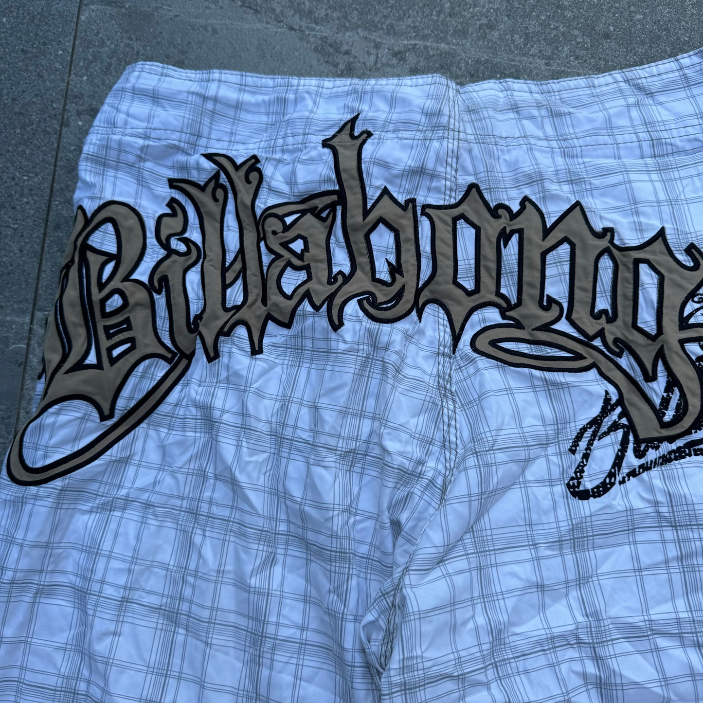 GRAIL BILLABONG SHORTS - 36x12”