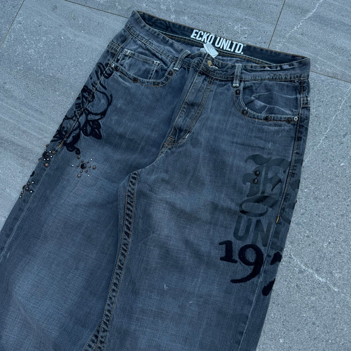 ecko studded side hit jeans - 36x33”