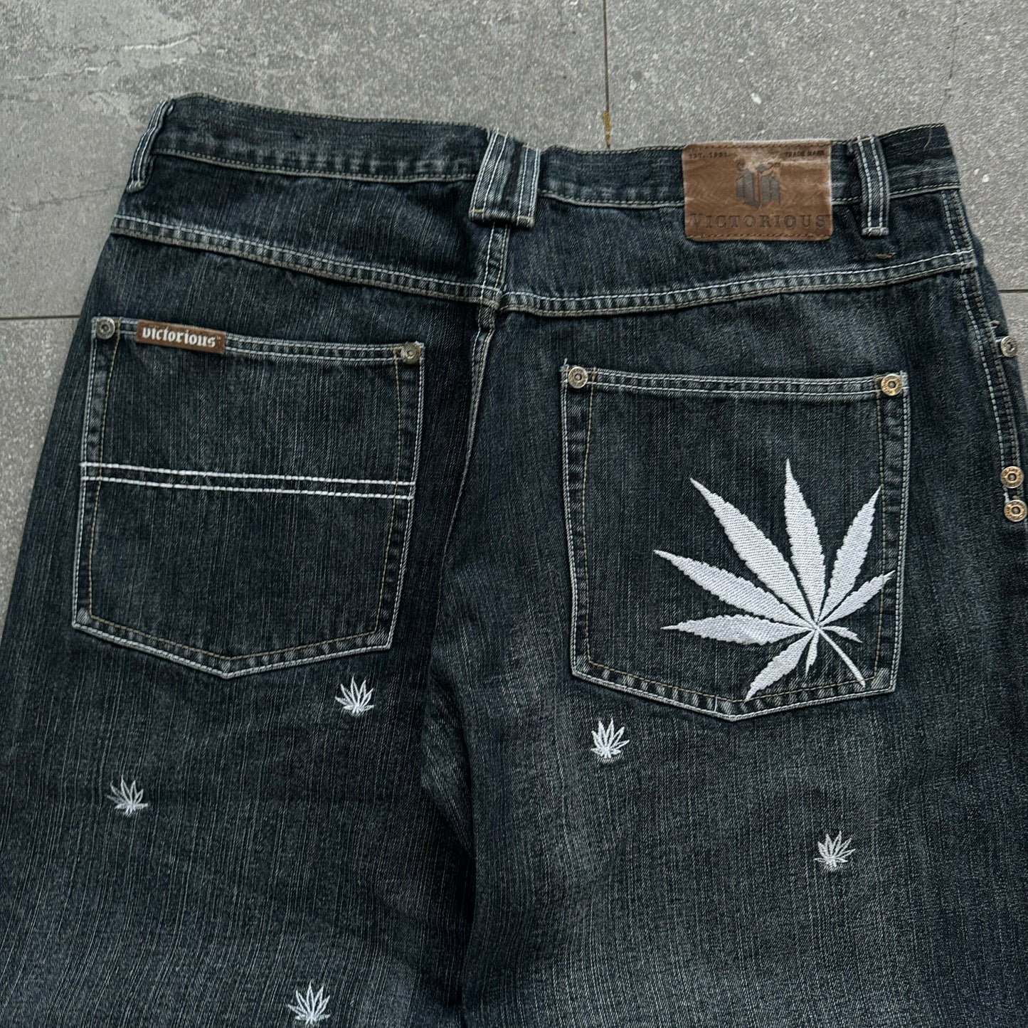 bathroom sesh grail jeans - 40x33”