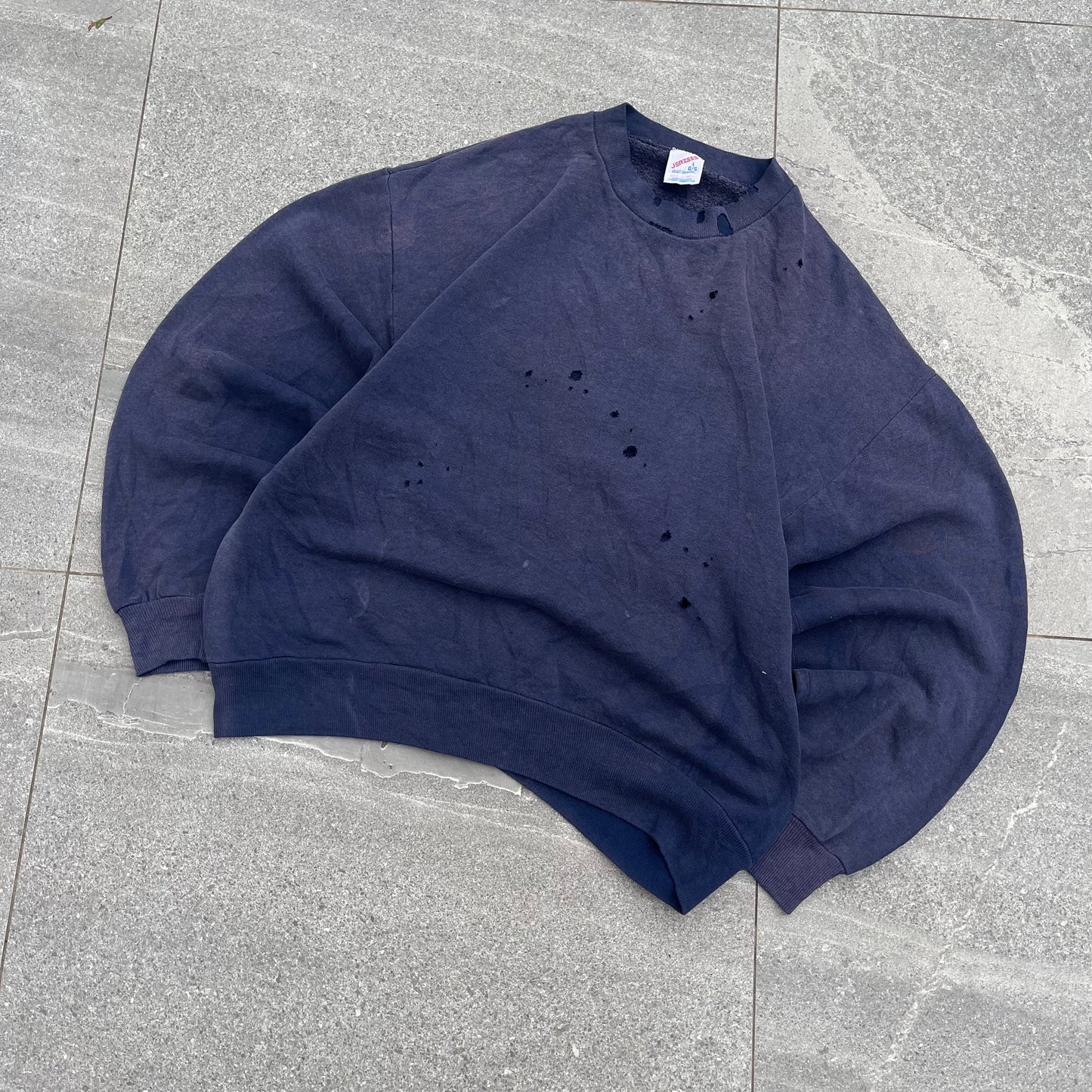 absolute beauty of a crewneck - L