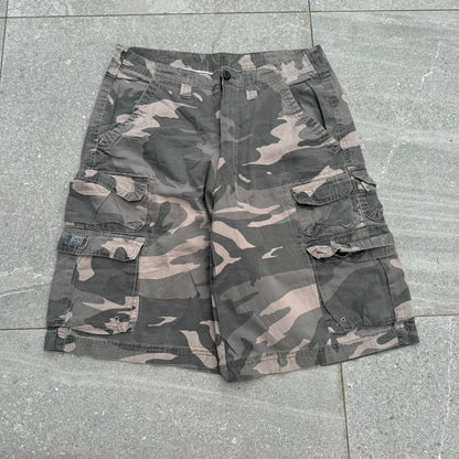 yew camo shorts - 31x10”
