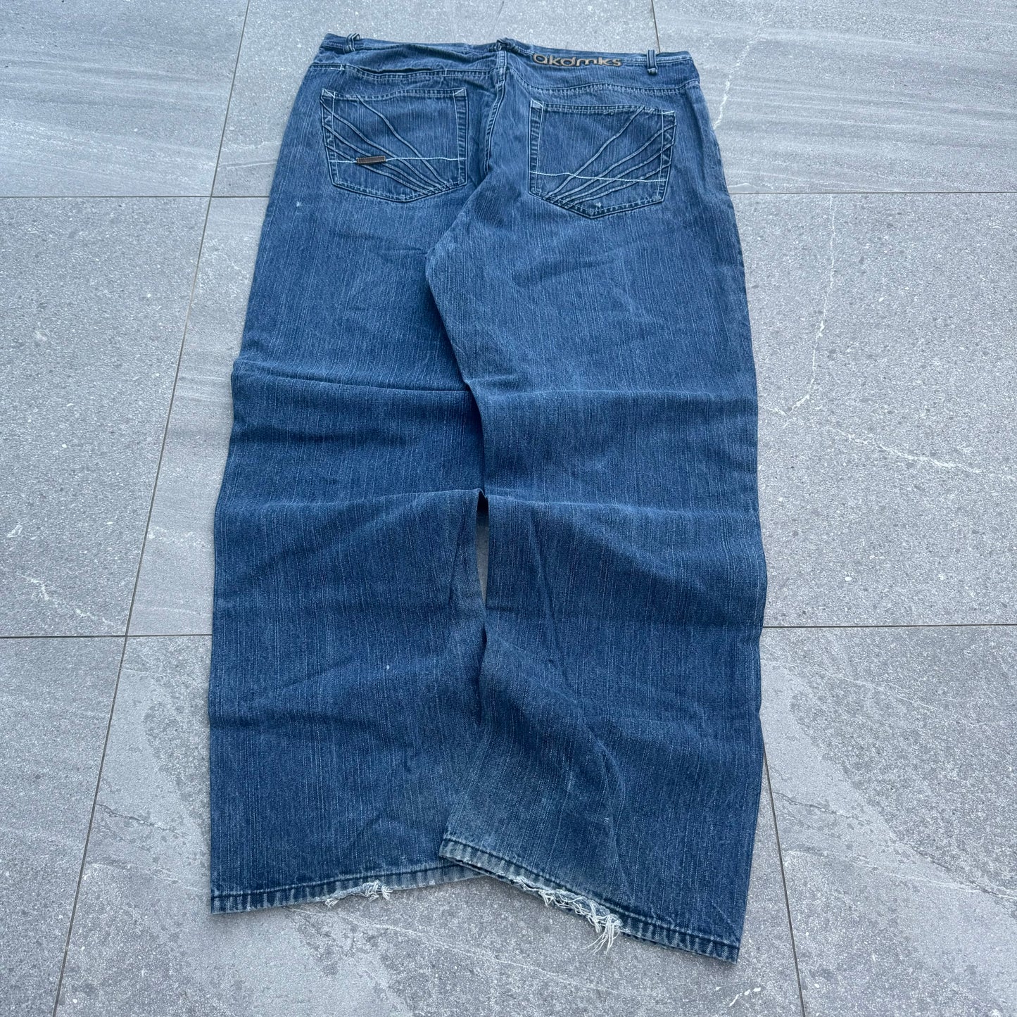 akademiks jeans - 38x33”