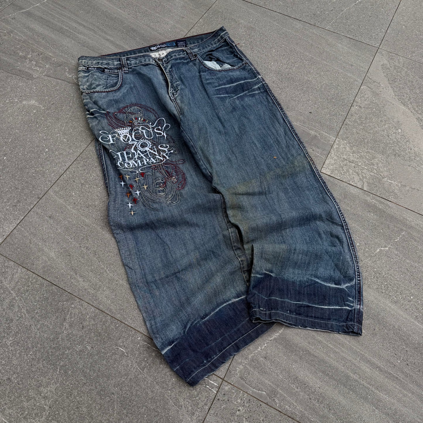 focus70 embroidered grails - 38x30”