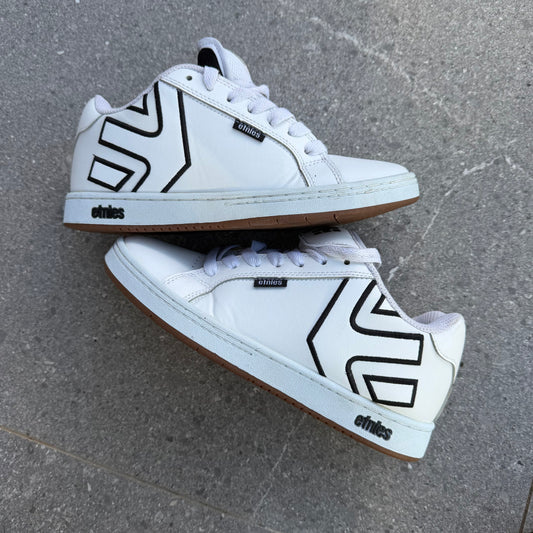 beaut etnies, mint condition - US 6.5